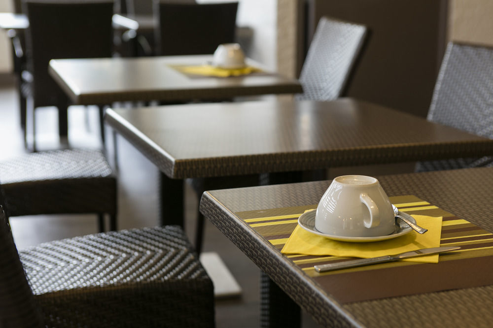 Le Charollais Motel Restaurant Contact-Hotel Vitry-en-Charollais Ngoại thất bức ảnh